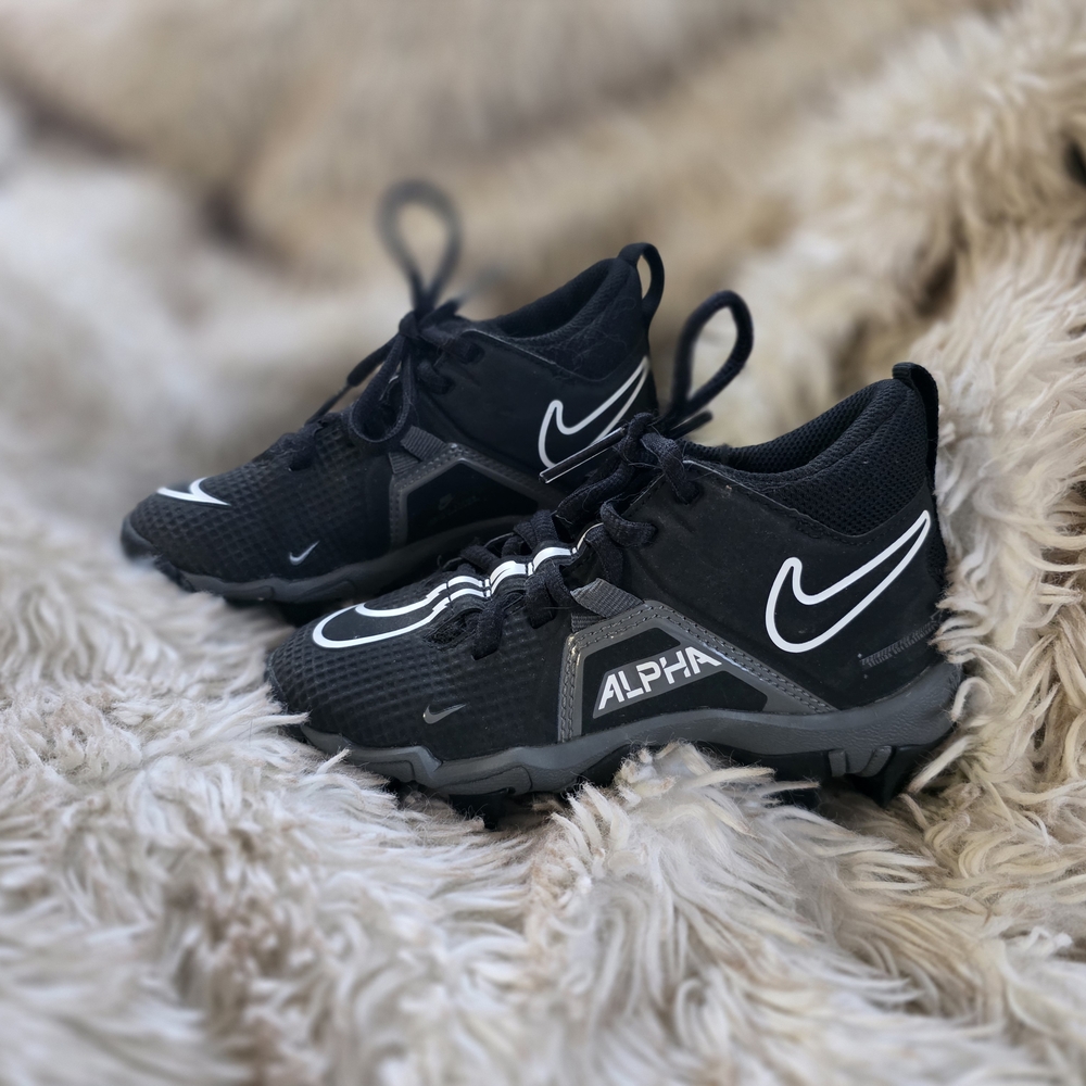 Nike Alpha Menace 3 Shark football cleats